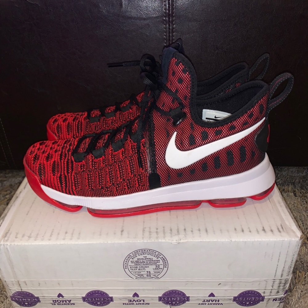 Men's Nike KD 9 University Red (Size 10.5)